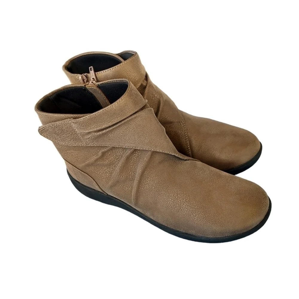 Clark's Cloudsteppers Sillian Tana Ankle Boots Ruched Size 8 Comfort Booties